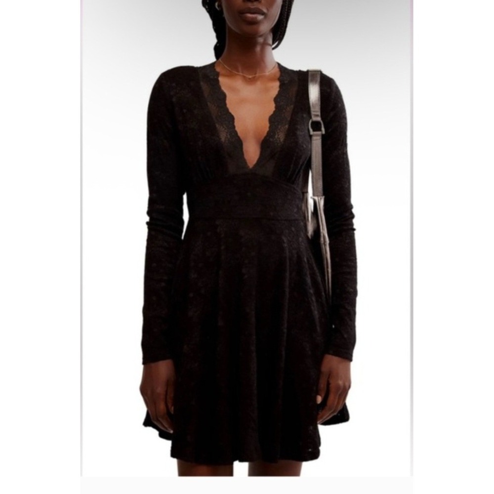 Free People Black Lace Deep V-Neck Long Sleeve Mini Skater Dress Small